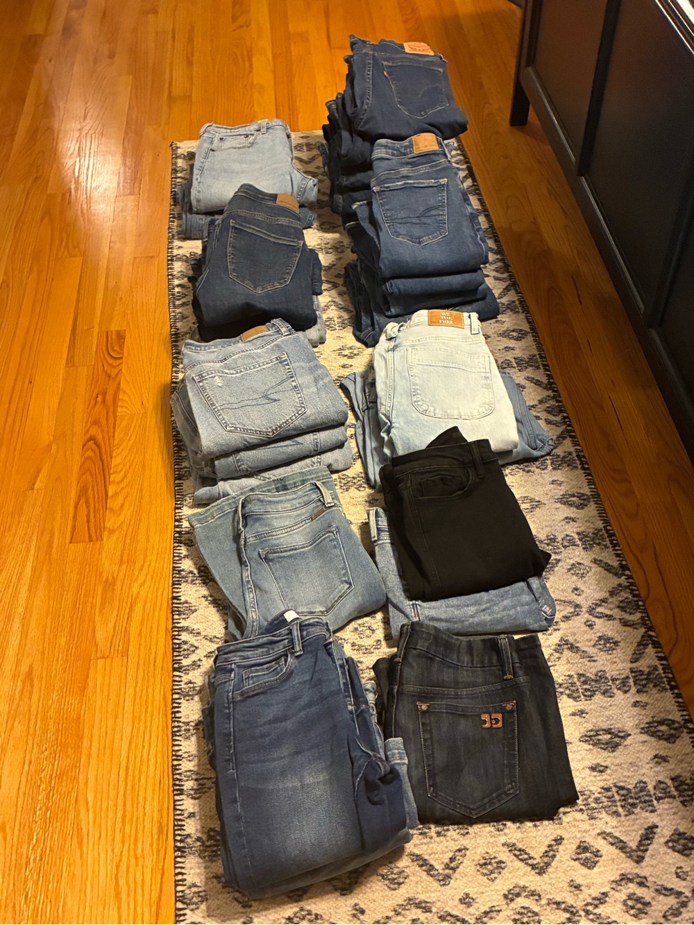 Women’s Denim Jeans in Blue and Black - Versatile Everyday Styles